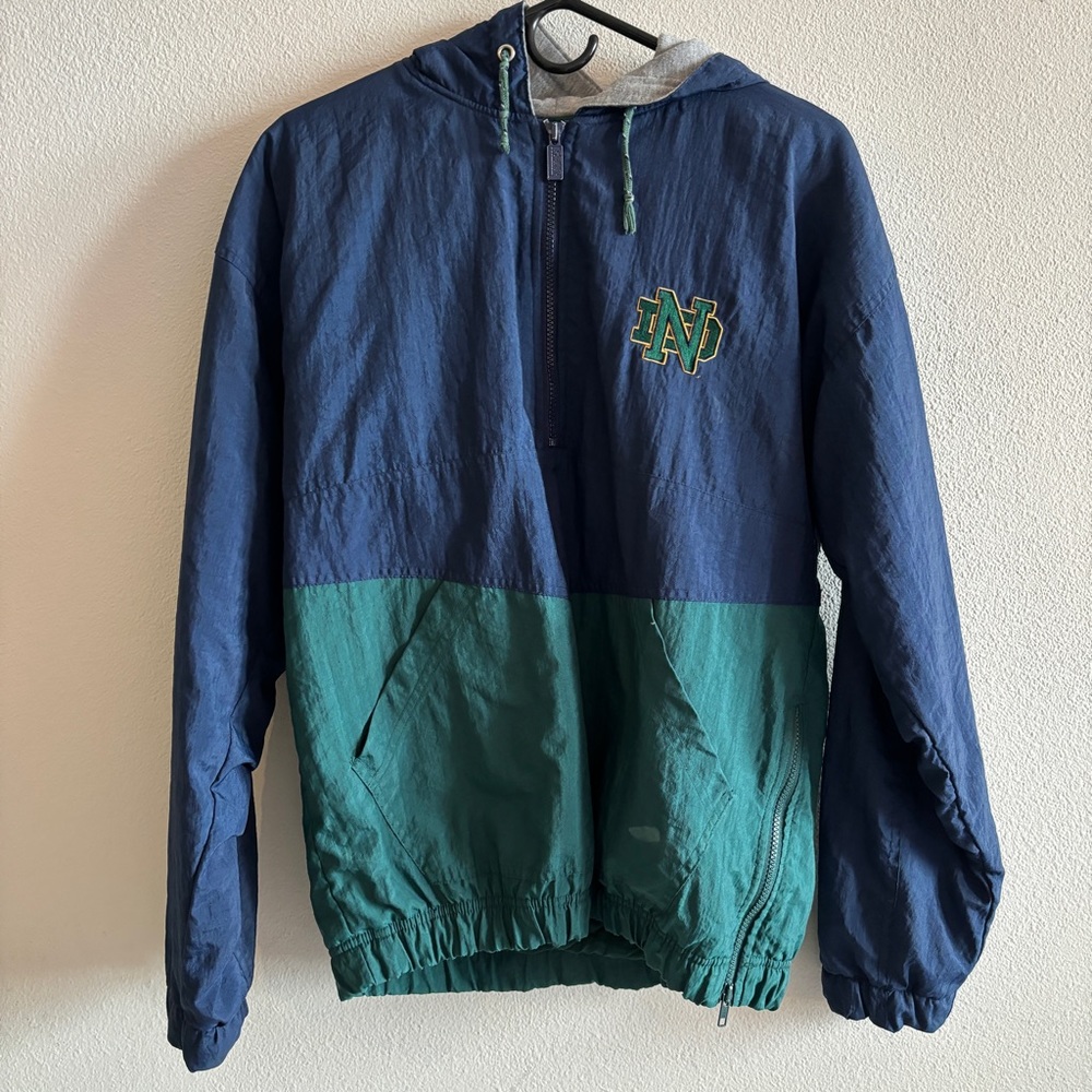Note dame vintage pullover
